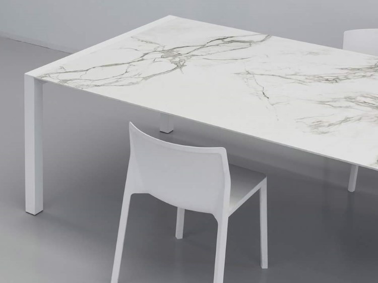 Kristalia tafels